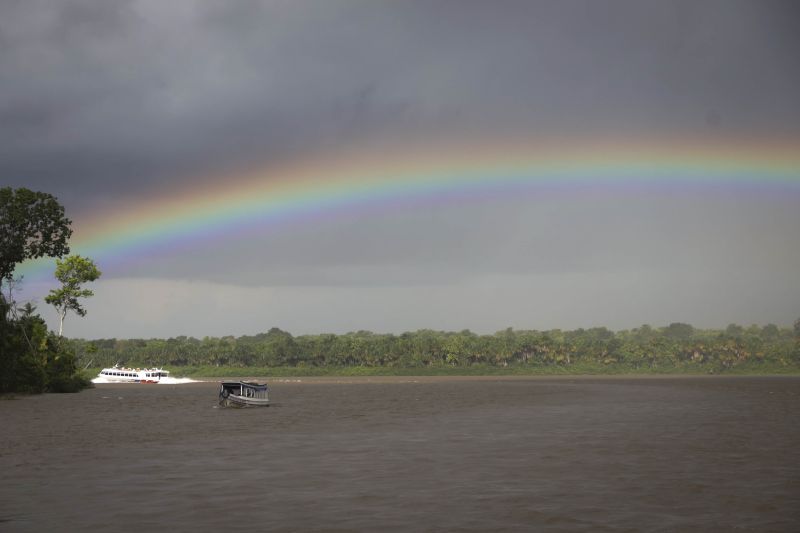 Afuá é um município brasileiro do estado do Pará, pertencente à Mesorregião do Marajó, localizado no norte brasileiro, no delta do rio Amazonas. É conhecida como a "Veneza da Ilha de Marajó", por ter diversos canais e palafitas no fim do século XIX, sendo formada em grande parte por uma população rural. <div class='credito_fotos'>Foto: Pedro Guerreiro / Ag. Pará | <a href='/midias/2022/originais/14948_082f0f7b-31d5-e993-22bf-27fd96008bea.jpg' download><i class='fa-solid fa-download'></i> Download</a></div>