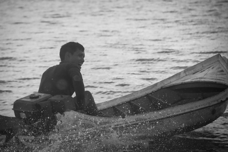 Afuá é um município brasileiro do estado do Pará, pertencente à Mesorregião do Marajó, localizado no norte brasileiro, no delta do rio Amazonas. É conhecida como a "Veneza da Ilha de Marajó", por ter diversos canais e palafitas no fim do século XIX, sendo formada em grande parte por uma população rural. <div class='credito_fotos'>Foto: Pedro Guerreiro / Ag. Pará | <a href='/midias/2022/originais/14948_19943702-416b-2444-4595-4158f61620ff.jpg' download><i class='fa-solid fa-download'></i> Download</a></div>