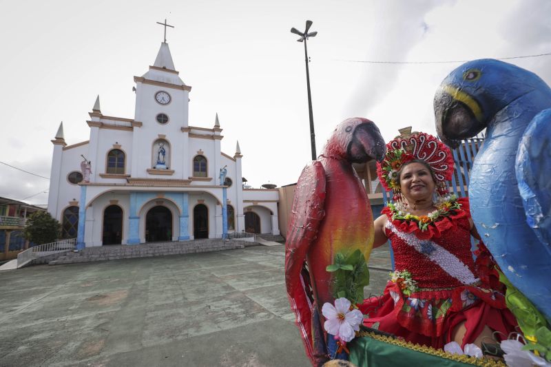 Afuá é um município brasileiro do estado do Pará, pertencente à Mesorregião do Marajó, localizado no norte brasileiro, no delta do rio Amazonas. É conhecida como a "Veneza da Ilha de Marajó", por ter diversos canais e palafitas no fim do século XIX, sendo formada em grande parte por uma população rural. <div class='credito_fotos'>Foto: Pedro Guerreiro / Ag. Pará | <a href='/midias/2022/originais/14948_c33a89e3-2065-efda-7590-cf62e71b309f.jpg' download><i class='fa-solid fa-download'></i> Download</a></div>