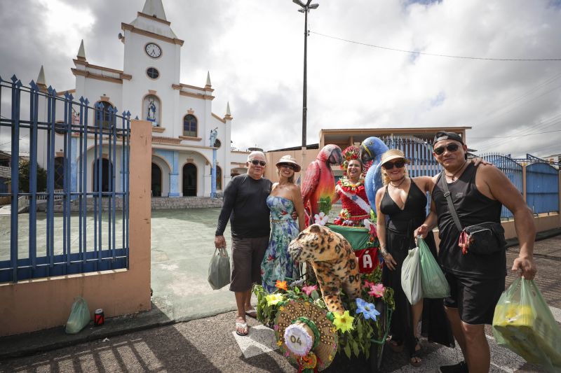 Afuá é um município brasileiro do estado do Pará, pertencente à Mesorregião do Marajó, localizado no norte brasileiro, no delta do rio Amazonas. É conhecida como a "Veneza da Ilha de Marajó", por ter diversos canais e palafitas no fim do século XIX, sendo formada em grande parte por uma população rural. <div class='credito_fotos'>Foto: Pedro Guerreiro / Ag. Pará | <a href='/midias/2022/originais/14948_cf2a7774-2fa4-1a71-e7bd-379b5428db26.jpg' download><i class='fa-solid fa-download'></i> Download</a></div>