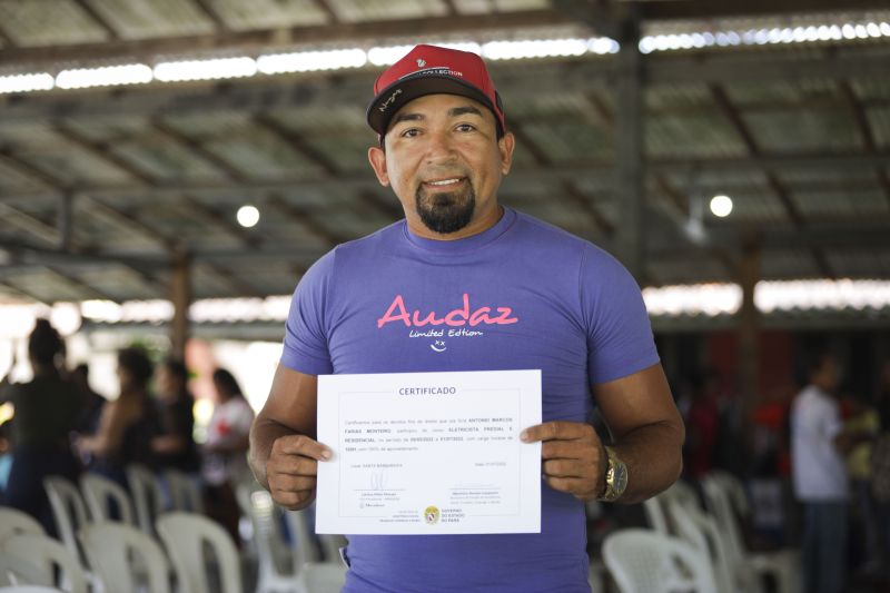 Qualifica Pará em Benevides
Antônio Marcos Monteiro <div class='credito_fotos'>Foto: Pedro Guerreiro / Ag. Pará | <a href='/midias/2022/originais/14963_d1cc48dd-5485-7f08-eaec-9e7e36e3f91a.jpg' download><i class='fa-solid fa-download'></i> Download</a></div>