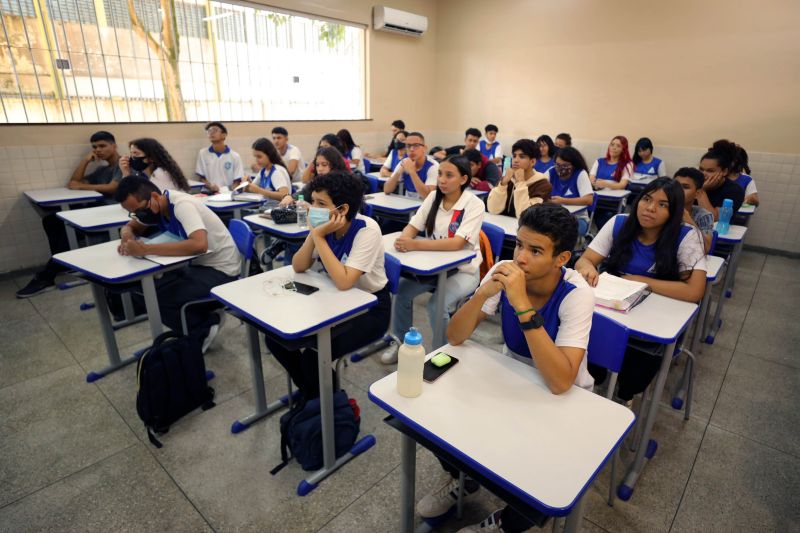 Volta as aulas SEDUC Colégio Estadual Visconde de Souza Franco <div class='credito_fotos'>Foto: Bruno Cecim / Ag.Pará | <a href='/midias/2022/originais/14978_442fe677-4061-e63a-089c-ca1d6bcd3df8.jpg' download><i class='fa-solid fa-download'></i> Download</a></div>