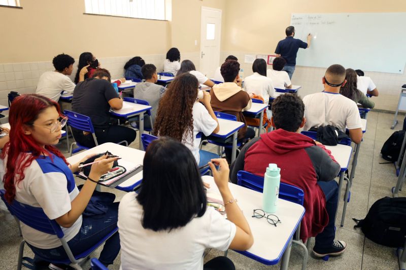 Volta as aulas SEDUC Colégio Estadual Visconde de Souza Franco <div class='credito_fotos'>Foto: Bruno Cecim / Ag.Pará | <a href='/midias/2022/originais/14978_cf440d01-dd75-d323-f423-7beb1c9f180d.jpg' download><i class='fa-solid fa-download'></i> Download</a></div>