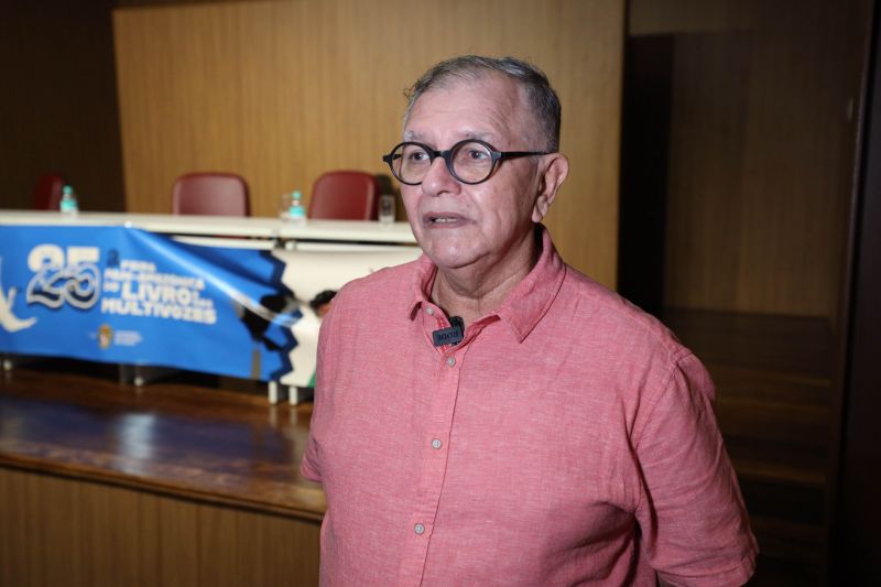 Coletiva da Feira Pan-Amazônica do Livro e das Multivozes
Edyr Augusto, homenageado <div class='credito_fotos'>Foto: David Alves / Ag.Pará | <a href='/midias/2022/originais/14979_4ef30660-c6fe-770a-420e-de4da3c30061.jpg' download><i class='fa-solid fa-download'></i> Download</a></div>