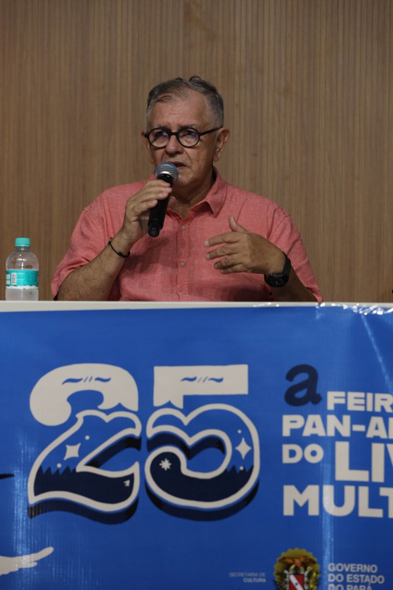 Coletiva da Feira Pan-Amazônica do Livro e das Multivozes
Edyr Augusto, homenageado <div class='credito_fotos'>Foto: David Alves / Ag.Pará | <a href='/midias/2022/originais/14979_a9f5db61-f5ba-44a4-08f4-808d3b810899.jpg' download><i class='fa-solid fa-download'></i> Download</a></div>