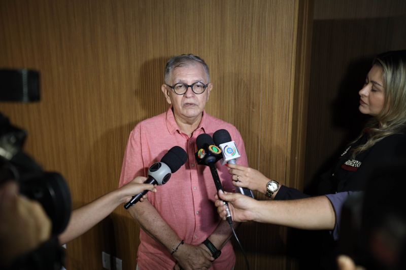 Coletiva da Feira Pan-Amazônica do Livro e das Multivozes
Edyr Augusto, homenageado <div class='credito_fotos'>Foto: David Alves / Ag.Pará | <a href='/midias/2022/originais/14979_c5e14127-d308-e15e-da31-77a312dc2658.jpg' download><i class='fa-solid fa-download'></i> Download</a></div>