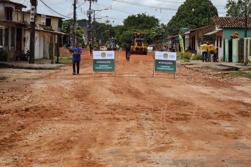 ASSINATURA DE ORDENS DE SERVIÇO PARA ASFALTO - MOSQUEIRO PA - FOTOS MARCELO SEABRA <div class='credito_fotos'>Foto: Marcelo Seabra / Ag. Pará   |   <a href='/midias/2022/originais/15025_072ae0cb-bf93-0cc7-1493-8892d68434d4.jpg' download><i class='fa-solid fa-download'></i> Download</a></div>