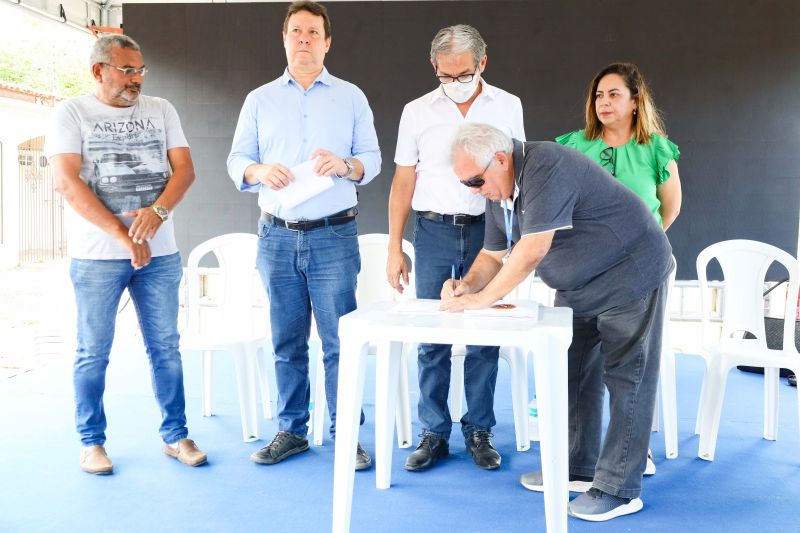 ASSINATURA DE ORDENS DE SERVIÇO PARA ASFALTO - MOSQUEIRO PA - FOTOS MARCELO SEABRA <div class='credito_fotos'>Foto: Marcelo Seabra / Ag. Pará   |   <a href='/midias/2022/originais/15025_0aaaaf7a-d160-a3f8-e0f3-855f96e4bd29.jpg' download><i class='fa-solid fa-download'></i> Download</a></div>