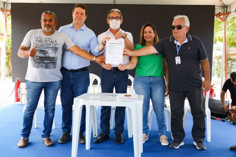 ASSINATURA DE ORDENS DE SERVIÇO PARA ASFALTO - MOSQUEIRO PA - FOTOS MARCELO SEABRA <div class='credito_fotos'>Foto: Marcelo Seabra / Ag. Pará   |   <a href='/midias/2022/originais/15025_130eb7ce-e508-3ce7-3c42-3727cb34a71c.jpg' download><i class='fa-solid fa-download'></i> Download</a></div>