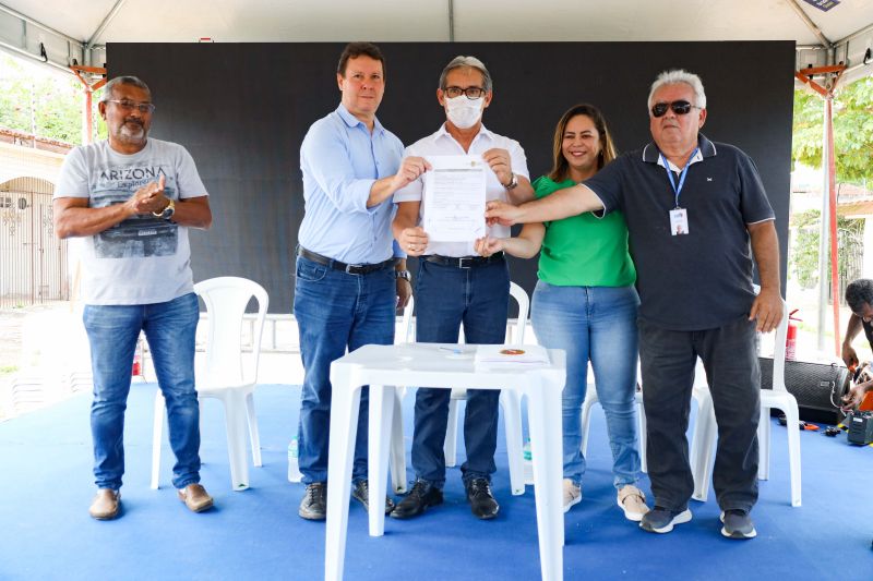 ASSINATURA DE ORDENS DE SERVIÇO PARA ASFALTO - MOSQUEIRO PA - FOTOS MARCELO SEABRA <div class='credito_fotos'>Foto: Marcelo Seabra / Ag. Pará   |   <a href='/midias/2022/originais/15025_5b142d54-9653-947e-628e-bc5ea4696d89.jpg' download><i class='fa-solid fa-download'></i> Download</a></div>
