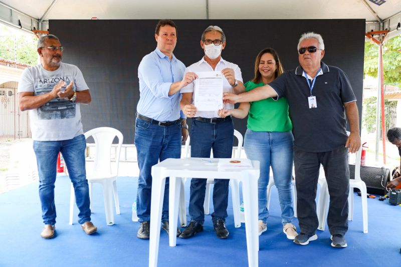 ASSINATURA DE ORDENS DE SERVIÇO PARA ASFALTO - MOSQUEIRO PA - FOTOS MARCELO SEABRA <div class='credito_fotos'>Foto: Marcelo Seabra / Ag. Pará   |   <a href='/midias/2022/originais/15025_7f04d35a-5c22-8c81-b3f8-dfcb2695e78a.jpg' download><i class='fa-solid fa-download'></i> Download</a></div>