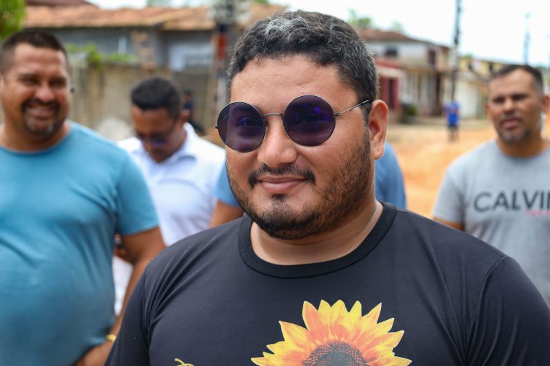 ASSINATURA DE ORDENS DE SERVIÇO PARA ASFALTO - MOSQUEIRO PA - FOTOS MARCELO SEABRA <div class='credito_fotos'>Foto: Marcelo Seabra / Ag. Pará   |   <a href='/midias/2022/originais/15025_b1e356c8-05fb-83b6-eb3e-ab8fd8197d32.jpg' download><i class='fa-solid fa-download'></i> Download</a></div>