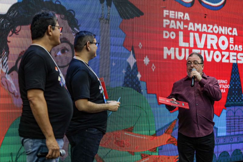 FEIRA DO LIVRO 2022 LANCAMENTO DO LIVRO SALOMÃO HABIB - FOTOS DAVID ALVES/AGPARA <div class='credito_fotos'>Foto: David Alves / Ag Pará | <a href='/midias/2022/originais/15032_67006c35-56ff-8a27-4d0d-dce67bca149b.jpg' download><i class='fa-solid fa-download'></i> Download</a></div>