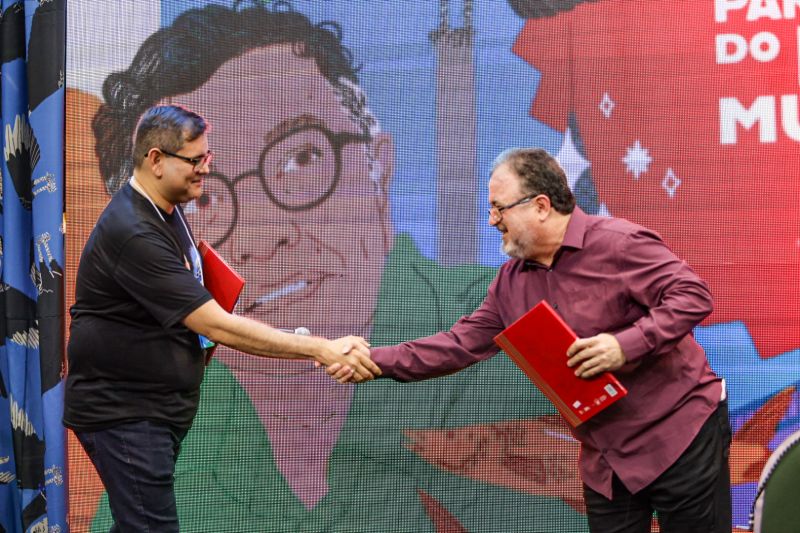 FEIRA DO LIVRO 2022 LANCAMENTO DO LIVRO SALOMÃO HABIB - FOTOS DAVID ALVES/AGPARA <div class='credito_fotos'>Foto: David Alves / Ag Pará | <a href='/midias/2022/originais/15032_8a2b3fb7-0a18-5d7b-50a2-f97742ece2dd.jpg' download><i class='fa-solid fa-download'></i> Download</a></div>