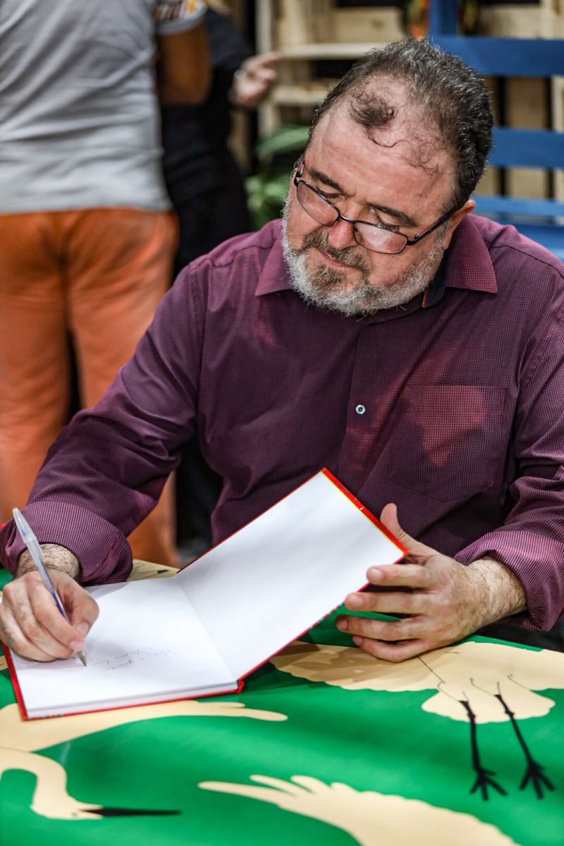 FEIRA DO LIVRO 2022 LANCAMENTO DO LIVRO SALOMÃO HABIB - FOTOS DAVID ALVES/AGPARA <div class='credito_fotos'>Foto: David Alves / Ag Pará | <a href='/midias/2022/originais/15032_a465198a-2122-6d7e-a989-dc33f97e3f1c.jpg' download><i class='fa-solid fa-download'></i> Download</a></div>