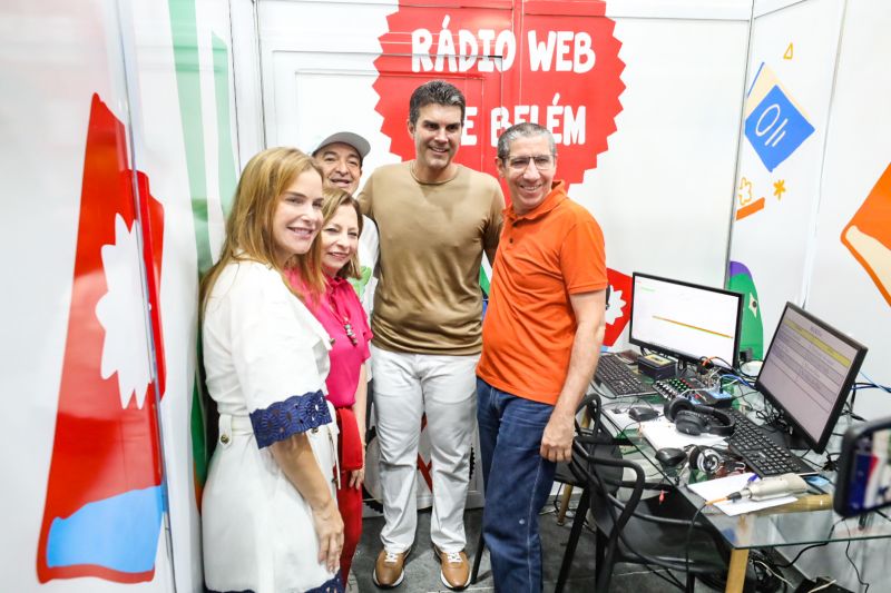 FEIRA DO LIVRO_GOV VISITA FEIRA DO LIVRO - FOTOS DAVID ALVES/AGPARA <div class='credito_fotos'>Foto: David Alves / Ag Pará | <a href='/midias/2022/originais/15033_4239a978-6b7b-0b53-6968-be6b5992a1f0.jpg' download><i class='fa-solid fa-download'></i> Download</a></div>