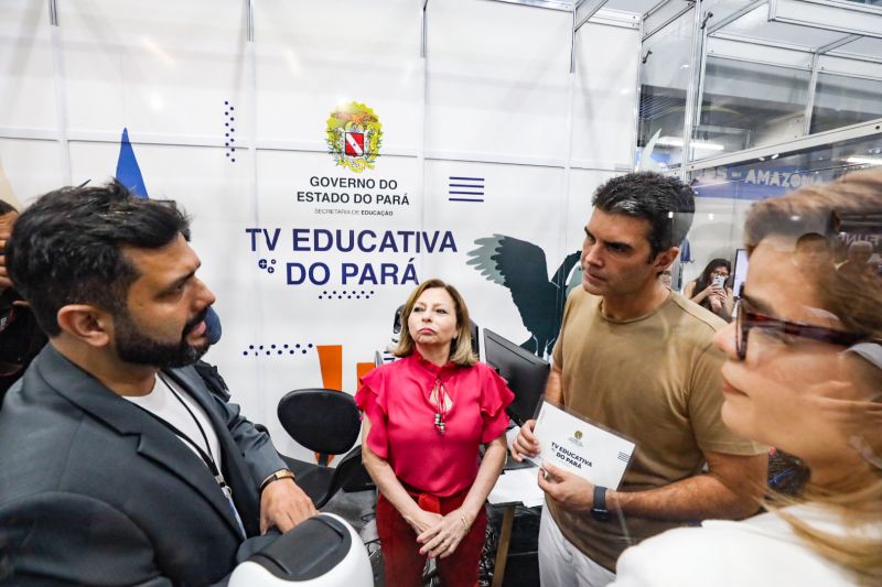 FEIRA DO LIVRO_GOV VISITA FEIRA DO LIVRO - FOTOS DAVID ALVES/AGPARA <div class='credito_fotos'>Foto: David Alves / Ag Pará | <a href='/midias/2022/originais/15033_9389e9ca-7b0b-72d7-9852-22e18c2bca5f.jpg' download><i class='fa-solid fa-download'></i> Download</a></div>