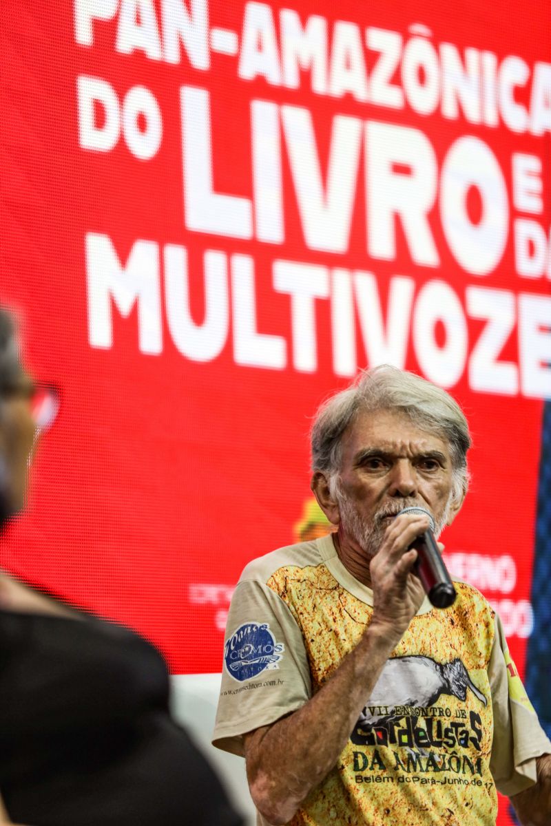 Sarau na Feira _Cantando Cordel_ <div class='credito_fotos'>Foto: Pedro Guerreiro / Ag. Pará | <a href='/midias/2022/originais/15044_046e8f11-b75f-ea7c-ca68-3f5ab384fbc6.jpg' download><i class='fa-solid fa-download'></i> Download</a></div>