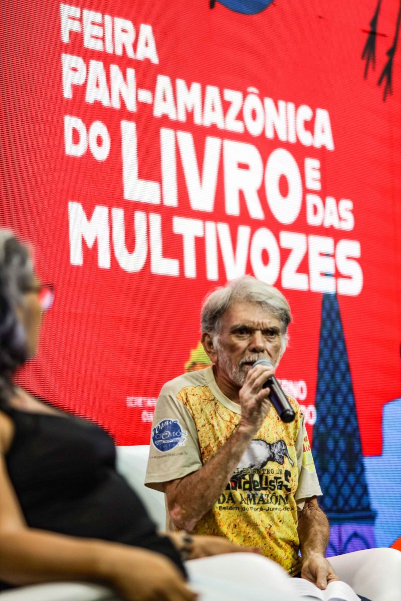 Sarau na Feira _Cantando Cordel_ <div class='credito_fotos'>Foto: Pedro Guerreiro / Ag. Pará | <a href='/midias/2022/originais/15044_af11cff4-b34f-ba75-3854-85132650c000.jpg' download><i class='fa-solid fa-download'></i> Download</a></div>