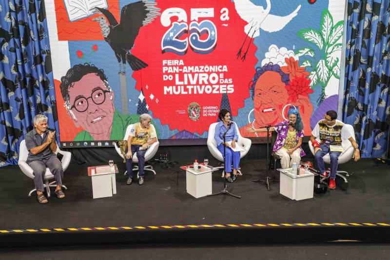 Sarau na Feira _Cantando Cordel_ <div class='credito_fotos'>Foto: Pedro Guerreiro / Ag. Pará | <a href='/midias/2022/originais/15044_c24335ee-0ef0-5402-490f-d03e115fb887.jpg' download><i class='fa-solid fa-download'></i> Download</a></div>