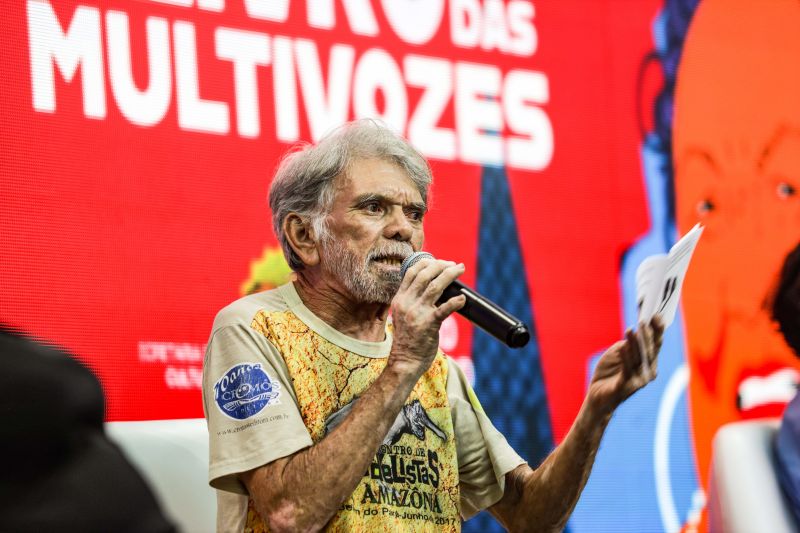 Sarau na Feira _Cantando Cordel_ <div class='credito_fotos'>Foto: Pedro Guerreiro / Ag. Pará | <a href='/midias/2022/originais/15044_c8b71cec-ceca-53fd-649a-a3ed26b271ac.jpg' download><i class='fa-solid fa-download'></i> Download</a></div>
