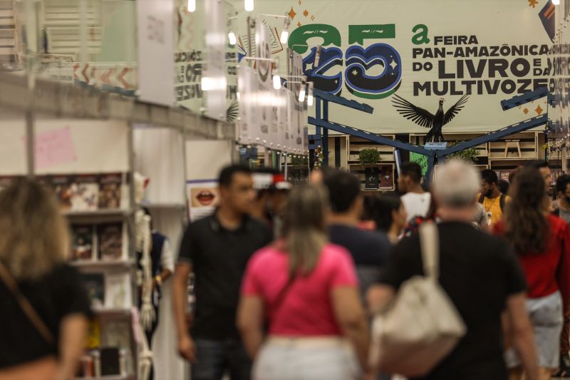 25 Feira Panamazônica do Livro e das Multivozes - Fotos Pedro Guerreiro/AGPARA <div class='credito_fotos'>Foto: Pedro Guerreiro / Ag. Pará | <a href='/midias/2022/originais/15046_57b48c83-0f4d-8170-a47d-50fe18045ba4.jpg' download><i class='fa-solid fa-download'></i> Download</a></div>