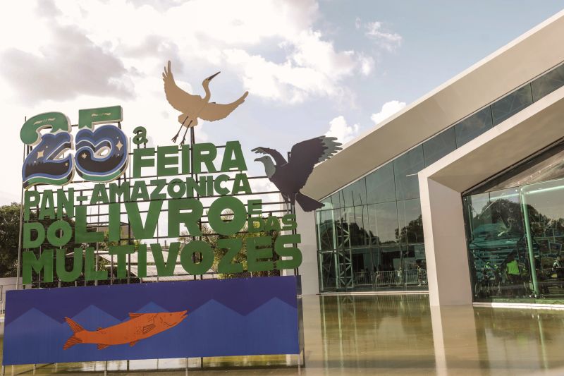25 Feira Panamazônica do Livro e das Multivozes - Fotos Pedro Guerreiro/AGPARA <div class='credito_fotos'>Foto: Pedro Guerreiro / Ag. Pará | <a href='/midias/2022/originais/15046_70d83787-746d-53ba-a539-d9525c23ef82.jpg' download><i class='fa-solid fa-download'></i> Download</a></div>