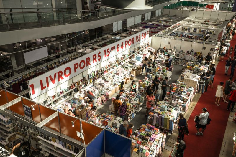 25 Feira Panamazônica do Livro e das Multivozes - Fotos Pedro Guerreiro/AGPARA <div class='credito_fotos'>Foto: Pedro Guerreiro / Ag. Pará | <a href='/midias/2022/originais/15046_d959c139-a7ac-0eba-84cf-5f13315a1e8e.jpg' download><i class='fa-solid fa-download'></i> Download</a></div>