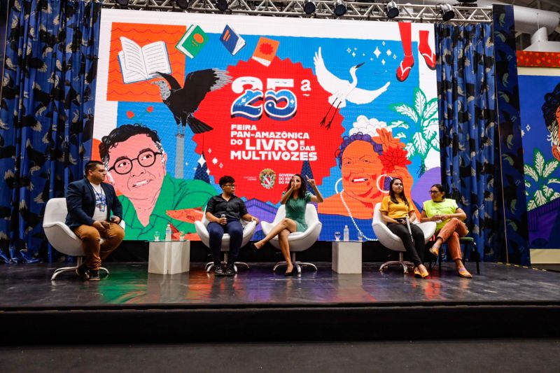 Leitura inclusiva
Mediação Felipe Linhares
feira do livro 2022 <div class='credito_fotos'>Foto: Alex Ribeiro / Ag. Pará | <a href='/midias/2022/originais/15050_365e63bb-43d6-cf06-44ac-2026aed51168.jpg' download><i class='fa-solid fa-download'></i> Download</a></div>