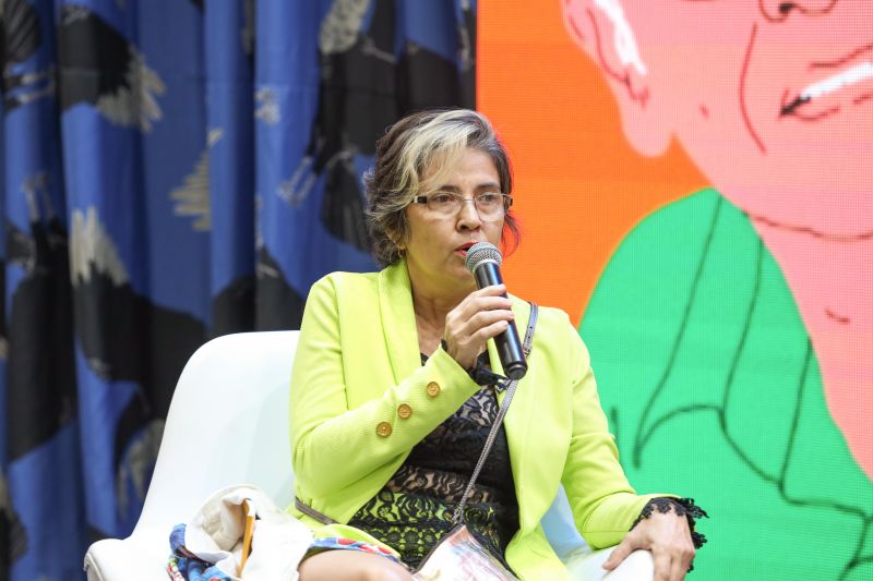 ESPAÇO MULTI VOZES - FEIRA DO LIVRO - BATE PAPO COM MILTON CUNHA E CLAUDIA PALHETA - FOTOS MARCELO SEABRA/AGPARA <div class='credito_fotos'>Foto: Marcelo Seabra / Ag. Pará | <a href='/midias/2022/originais/15060_02d9acc7-b1cf-31d5-7afd-ab9bceb699a4.jpg' download><i class='fa-solid fa-download'></i> Download</a></div>