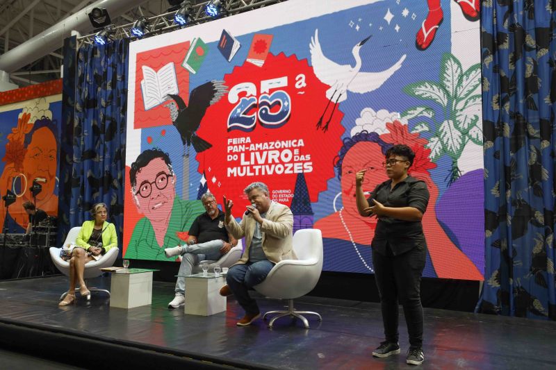 ESPAÇO MULTI VOZES - FEIRA DO LIVRO - BATE PAPO COM MILTON CUNHA E CLAUDIA PALHETA - FOTOS MARCELO SEABRA/AGPARA <div class='credito_fotos'>Foto: Marcelo Seabra / Ag. Pará | <a href='/midias/2022/originais/15060_940b2b01-6ba4-9e5d-362a-0a9b4851cddb.jpg' download><i class='fa-solid fa-download'></i> Download</a></div>