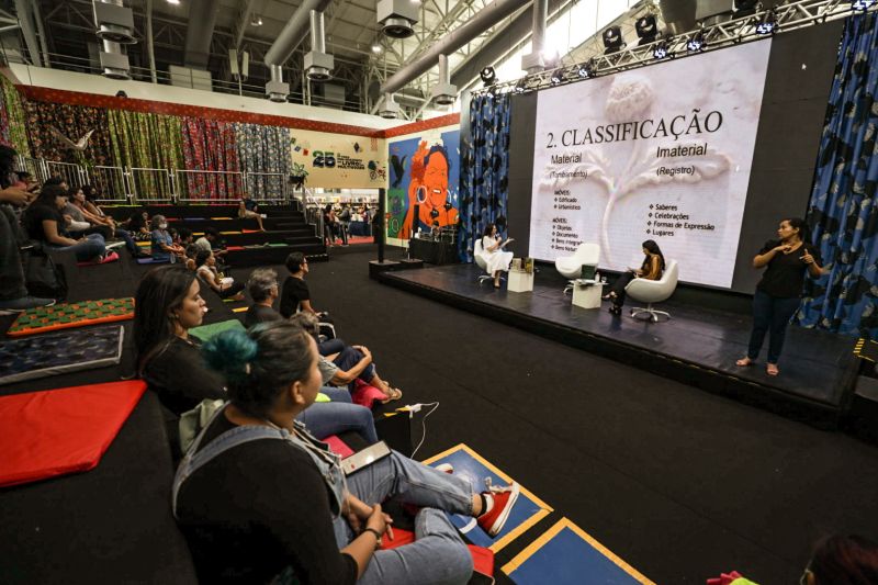 PATRIMÔNIO EDIFICADO:? PRESENTE VIVIDO, ? PASSADO LEMBRADO? COM ANDRÉA MÁRTYRES ? DE OLIVEIRA (PA) E PAULA ? ANDREA RODRIGUES (PA) ? MEDIAÇÃO: KARINA ? MORIYA (PA
<div class='credito_fotos'>Foto: Pedro Guerreiro / Ag. Pará | <a href='/midias/2022/originais/15063_7692cba5-a783-b10b-e35f-727585555964.jpg' download><i class='fa-solid fa-download'></i> Download</a></div>