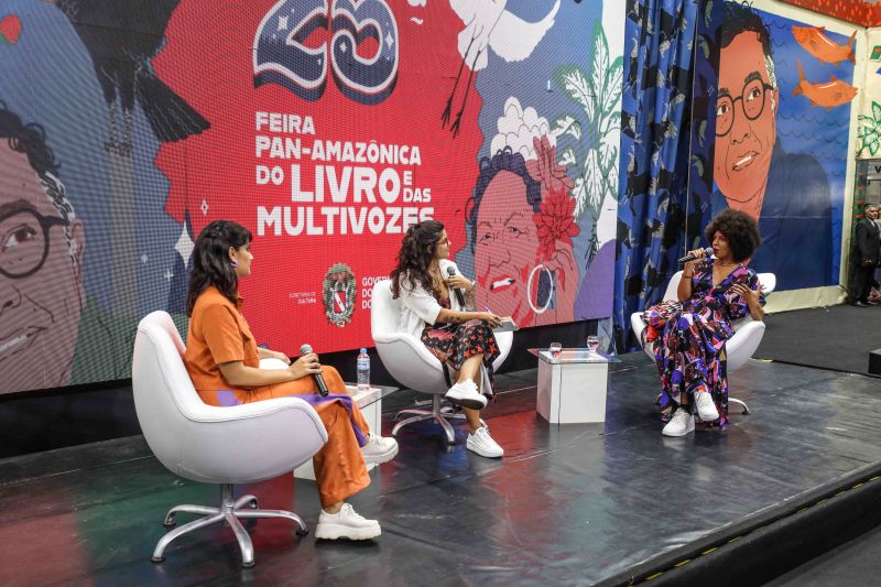 FEIRA DO LIVRO - BATE PAPO COM LENU- JADE JARES E CRIOULA - PALCO MULTI VOZES-marcelo seabra/AGPARA <div class='credito_fotos'>Foto: Marcelo Seabra / Ag. Pará | <a href='/midias/2022/originais/15072_d56eb2b1-611f-68bc-ecaa-42084645d0c2.jpg' download><i class='fa-solid fa-download'></i> Download</a></div>