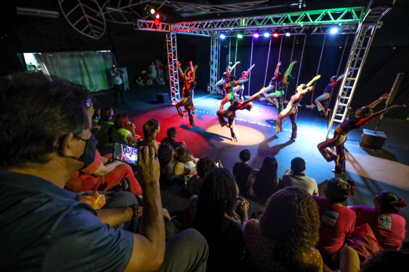 FEIRA DO LIVRO - Tropicália, um movimento entre nós - ARENA DAS ARTE - FOTOS BRUNO CECIM/AGPARA <div class='credito_fotos'>Foto: Bruno Cecim / Ag.Pará | <a href='/midias/2022/originais/15073_0a609d62-0256-14eb-adce-e101eb79bd8b.jpg' download><i class='fa-solid fa-download'></i> Download</a></div>