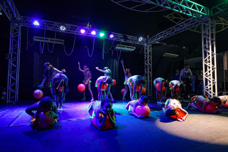 GINASTICA RITMICA -FEIRA DO LIVRO -ARENA DAS ARTE - FOTOS BRUNO CECIM/AGPARA <div class='credito_fotos'>Foto: Bruno Cecim / Ag.Pará | <a href='/midias/2022/originais/15074_58b67b12-1236-1e85-9c0e-3ca089fb5949.jpg' download><i class='fa-solid fa-download'></i> Download</a></div>