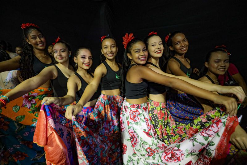 GINASTICA RITMICA -FEIRA DO LIVRO -ARENA DAS ARTE - FOTOS BRUNO CECIM/AGPARA <div class='credito_fotos'>Foto: Bruno Cecim / Ag.Pará | <a href='/midias/2022/originais/15074_8919f84f-986a-5706-2206-b32b7804c124.jpg' download><i class='fa-solid fa-download'></i> Download</a></div>