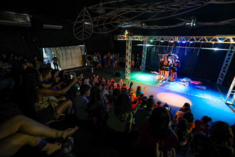 GINASTICA RITMICA -FEIRA DO LIVRO -ARENA DAS ARTE - FOTOS BRUNO CECIM/AGPARA <div class='credito_fotos'>Foto: Bruno Cecim / Ag.Pará | <a href='/midias/2022/originais/15074_c8573542-dc91-95d3-ec54-942f01594d38.jpg' download><i class='fa-solid fa-download'></i> Download</a></div>