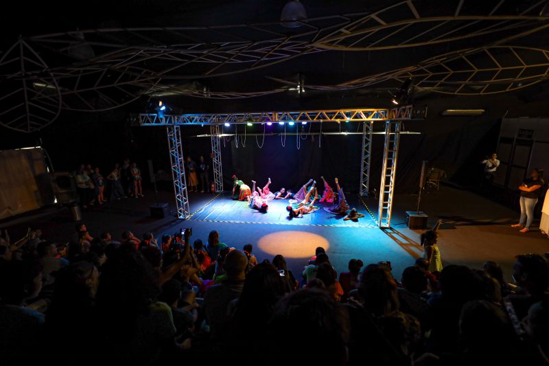 GINASTICA RITMICA -FEIRA DO LIVRO -ARENA DAS ARTE - FOTOS BRUNO CECIM/AGPARA <div class='credito_fotos'>Foto: Bruno Cecim / Ag.Pará | <a href='/midias/2022/originais/15074_cfee2127-5d2a-4837-8286-32150d75acd3.jpg' download><i class='fa-solid fa-download'></i> Download</a></div>