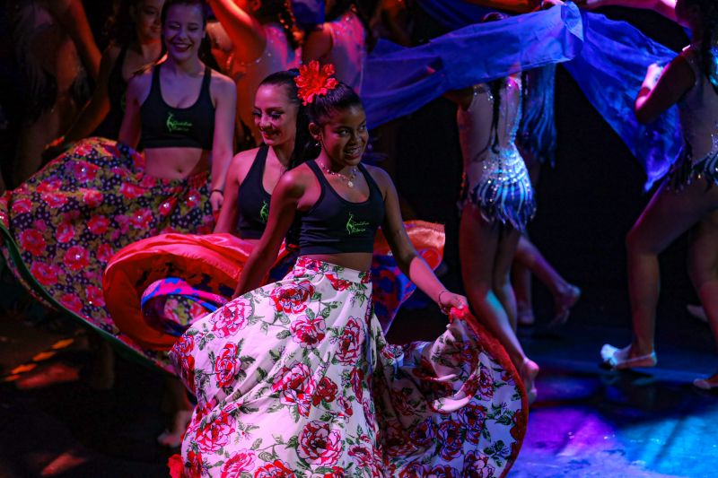 GINASTICA RITMICA -FEIRA DO LIVRO -ARENA DAS ARTE - FOTOS BRUNO CECIM/AGPARA <div class='credito_fotos'>Foto: Bruno Cecim / Ag.Pará | <a href='/midias/2022/originais/15074_ed926105-1e9c-852d-ae90-d02d5fffbf93.jpg' download><i class='fa-solid fa-download'></i> Download</a></div>
