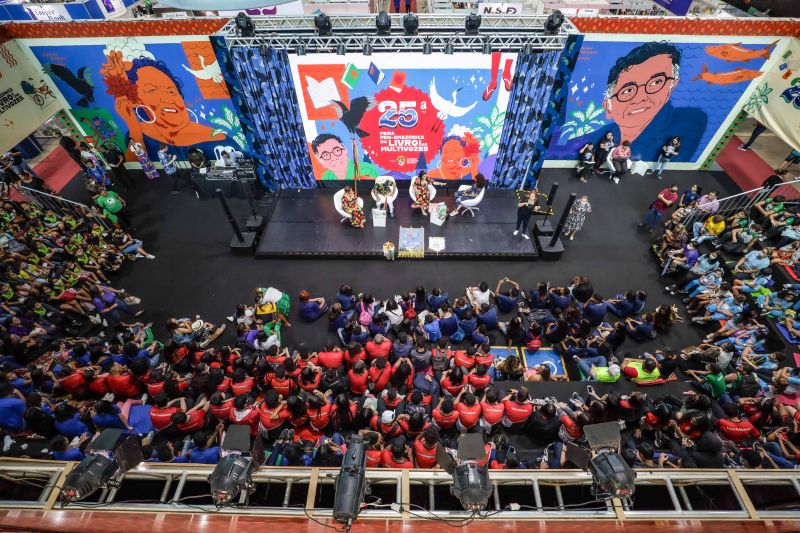 Vozes da Infância - LEIA A PALAVRA, ESCUTE A HISTÓRIA - Arena Multivozes <div class='credito_fotos'>Foto: Pedro Guerreiro / Ag. Pará | <a href='/midias/2022/originais/15078_24173d6d-0ae2-3296-1110-1499f04bb845.jpg' download><i class='fa-solid fa-download'></i> Download</a></div>