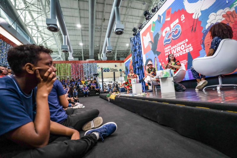 Vozes da Infância - LEIA A PALAVRA, ESCUTE A HISTÓRIA - Arena Multivozes <div class='credito_fotos'>Foto: Pedro Guerreiro / Ag. Pará | <a href='/midias/2022/originais/15078_77e12efe-1da0-a266-5e36-f5741dfe329d.jpg' download><i class='fa-solid fa-download'></i> Download</a></div>
