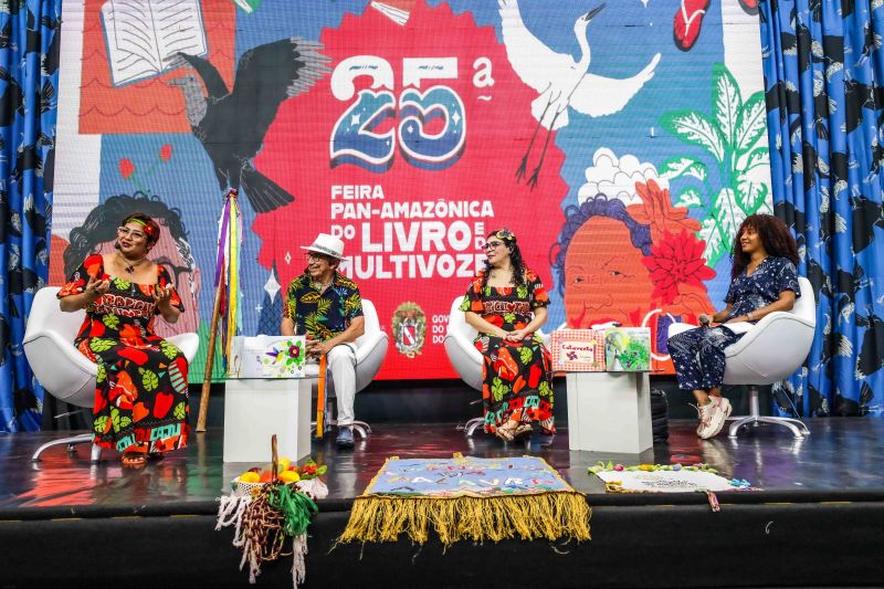 Vozes da Infância - LEIA A PALAVRA, ESCUTE A HISTÓRIA - Arena Multivozes <div class='credito_fotos'>Foto: Pedro Guerreiro / Ag. Pará | <a href='/midias/2022/originais/15078_9c1004e2-79a4-4532-12fd-c41c352b1424.jpg' download><i class='fa-solid fa-download'></i> Download</a></div>