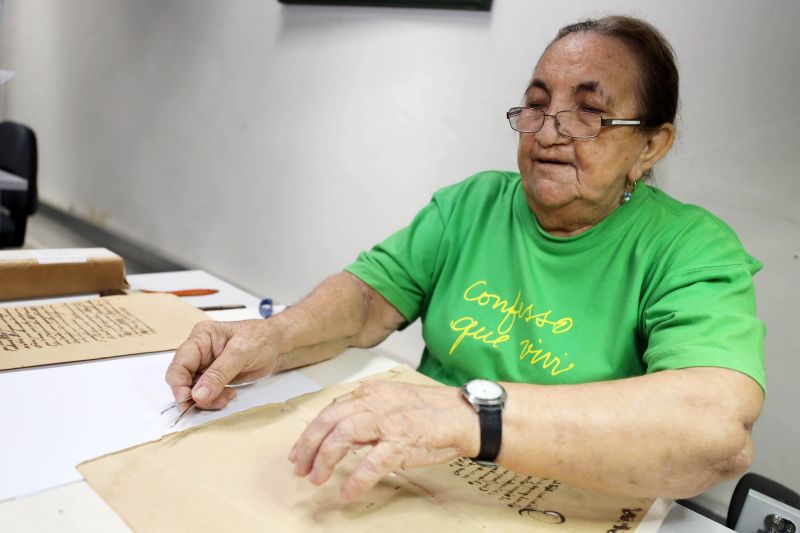 RestauraÃ§Ã£o Arquivo PÃºblico

Maria de Fátima Veloso, bibliotecária do Arquivo Público do Estado do Pará <div class='credito_fotos'>Foto: Bruno Cecim / Ag.Pará   |   <a href='/midias/2022/originais/15109_10959c9b-35f2-1e85-ec13-40cd48deb1c1.jpg' download><i class='fa-solid fa-download'></i> Download</a></div>