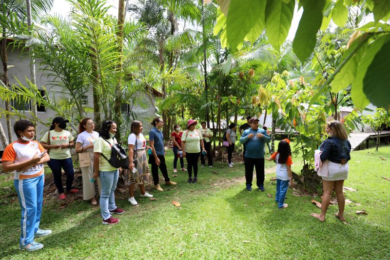 Crianças em Tratamento contra o Câncer visitam Fabrica de Chocolate no Combu - Fotos Bruno Cecim - Ag.Pará <div class='credito_fotos'>Foto: Bruno Cecim / Ag.Pará | <a href='/midias/2022/originais/15134_2d4e9fe2-d38f-15e4-0bc6-019ca556e188.jpg' download><i class='fa-solid fa-download'></i> Download</a></div>