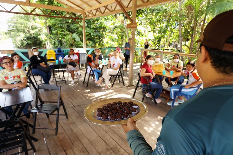 Crianças em Tratamento contra o Câncer visitam Fabrica de Chocolate no Combu - Fotos Bruno Cecim - Ag.Pará <div class='credito_fotos'>Foto: Bruno Cecim / Ag.Pará | <a href='/midias/2022/originais/15134_3171ec91-6d0c-f8e9-d823-4f18d560d5e3.jpg' download><i class='fa-solid fa-download'></i> Download</a></div>