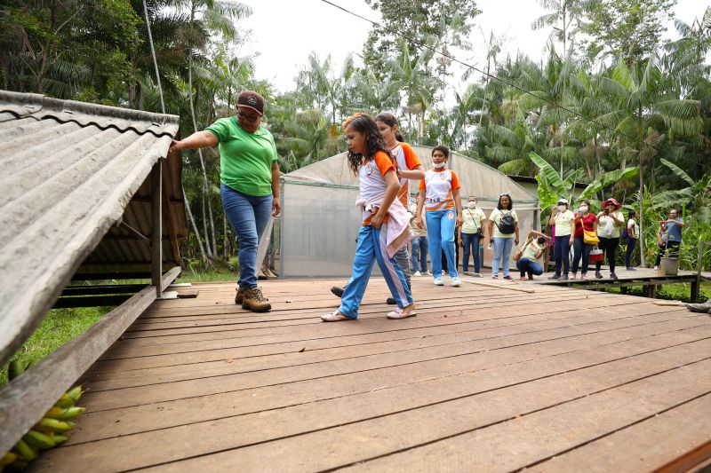 Crianças em Tratamento contra o Câncer visitam Fabrica de Chocolate no Combu - Fotos Bruno Cecim - Ag.Pará <div class='credito_fotos'>Foto: Bruno Cecim / Ag.Pará | <a href='/midias/2022/originais/15134_6f0fb074-3992-2599-c0fc-6c15115f76ec.jpg' download><i class='fa-solid fa-download'></i> Download</a></div>
