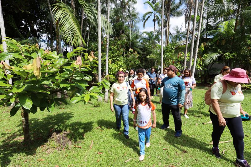 Crianças em Tratamento contra o Câncer visitam Fabrica de Chocolate no Combu - Fotos Bruno Cecim - Ag.Pará <div class='credito_fotos'>Foto: Bruno Cecim / Ag.Pará | <a href='/midias/2022/originais/15134_a8324208-4a7f-acd1-4bf0-f23d01b90c4d.jpg' download><i class='fa-solid fa-download'></i> Download</a></div>