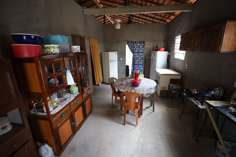SUA CASA PEIXE BOI - Rodrigo Pinheiro AgPará <div class='credito_fotos'>Foto: Rodrigo Pinheiro / Ag.Pará | <a href='/midias/2022/originais/15185_1f4de098-3dd9-69bb-2542-776f5d9568c6.jpg' download><i class='fa-solid fa-download'></i> Download</a></div>