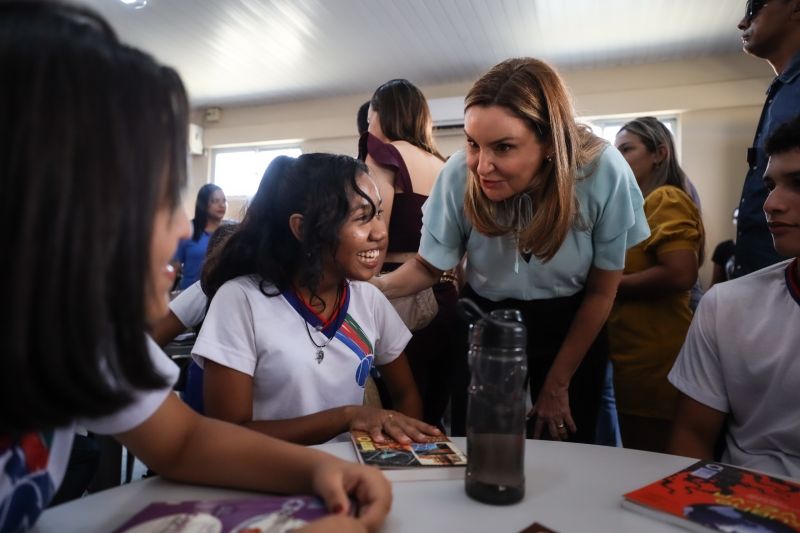 GOVERNADOR ENTREGA ESCOLA JOSÉ NICOLINO DE SOUZA EM ORIXIMINÁ <div class='credito_fotos'>Foto: Rodrigo Pinheiro / Ag.Pará   |   <a href='/midias/2022/originais/15245_dad31830-3583-7b23-3e8b-7404340734ca.jpg' download><i class='fa-solid fa-download'></i> Download</a></div>