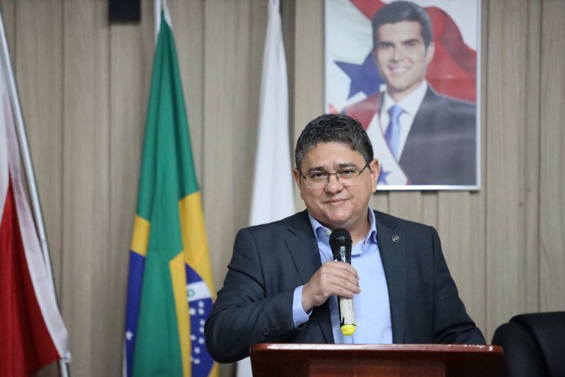 Denis Moreira - Advogado da União <div class='credito_fotos'>Foto: Bruno Cecim / Ag.Pará | <a href='/midias/2022/originais/15270_d227ae25-083f-cccc-94ad-3236b81a19e6.jpg' download><i class='fa-solid fa-download'></i> Download</a></div>